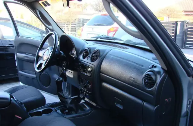 JEEP Cherokee 2.5 CRD (143 KM)