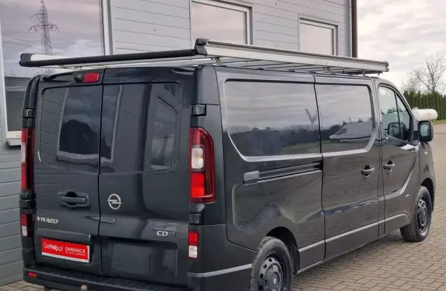 OPEL Vivaro 