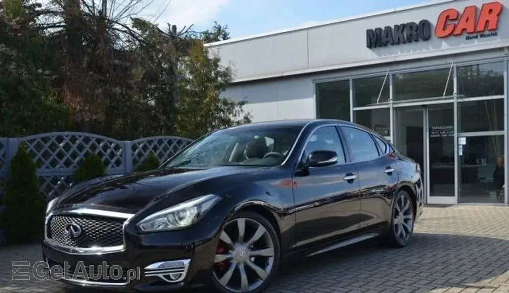 INFINITI Q70 