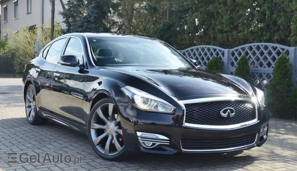 INFINITI Q70 