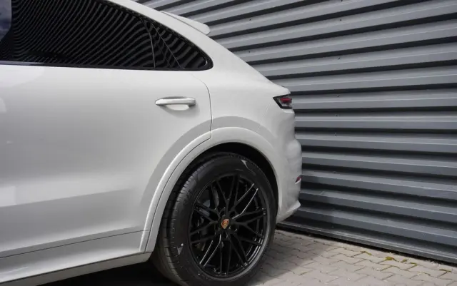 PORSCHE Cayenne Coupe S