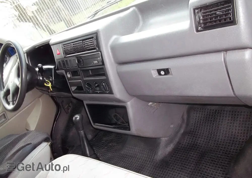 VOLKSWAGEN Transporter 