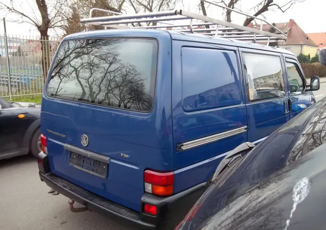 VOLKSWAGEN Transporter 