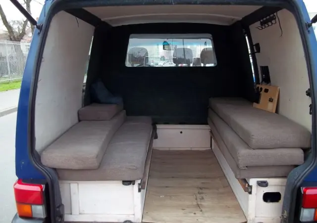 VOLKSWAGEN Transporter 