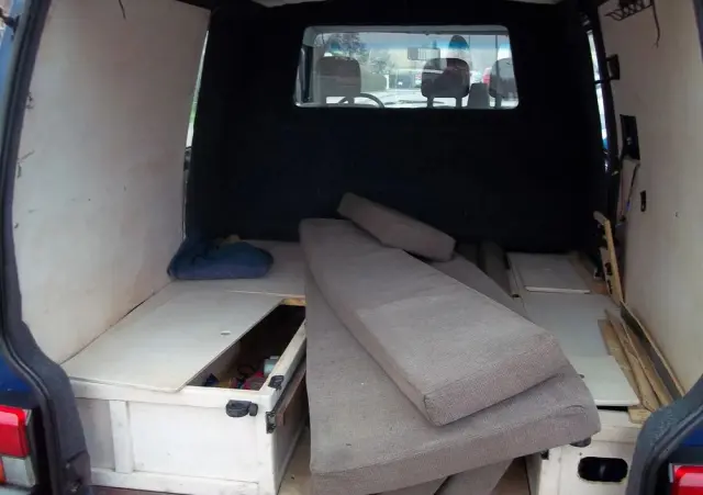 VOLKSWAGEN Transporter 