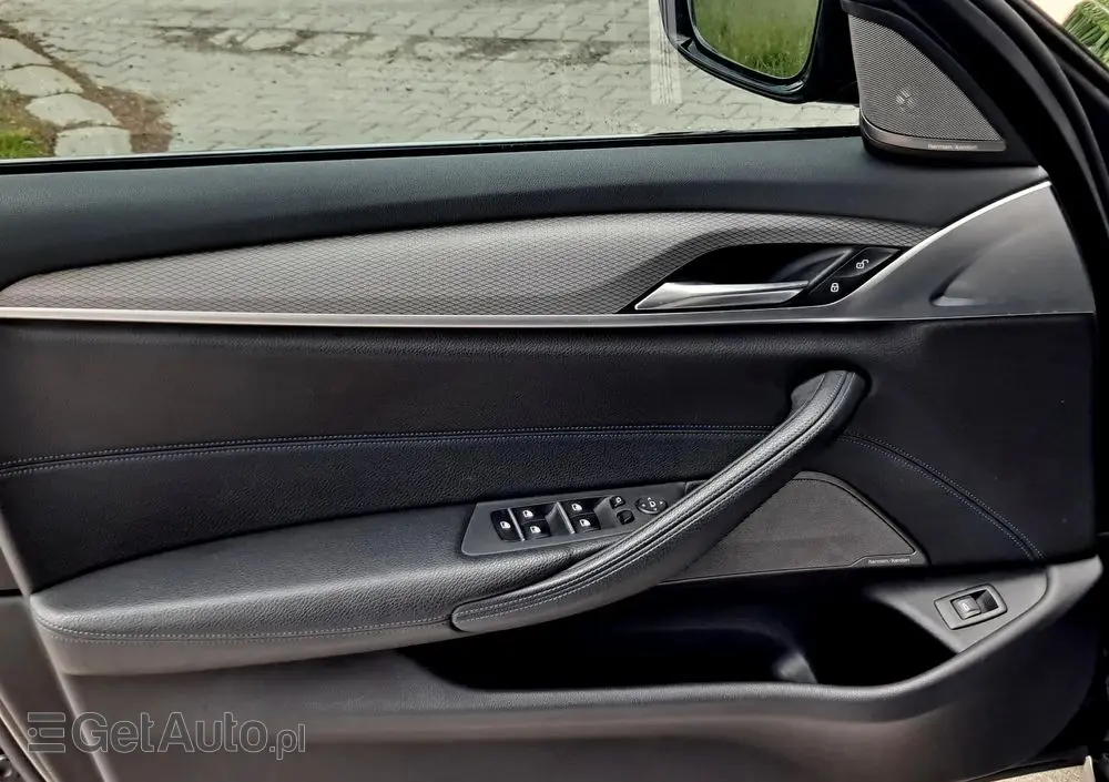 BMW Seria 5 520d xDrive M Sport sport