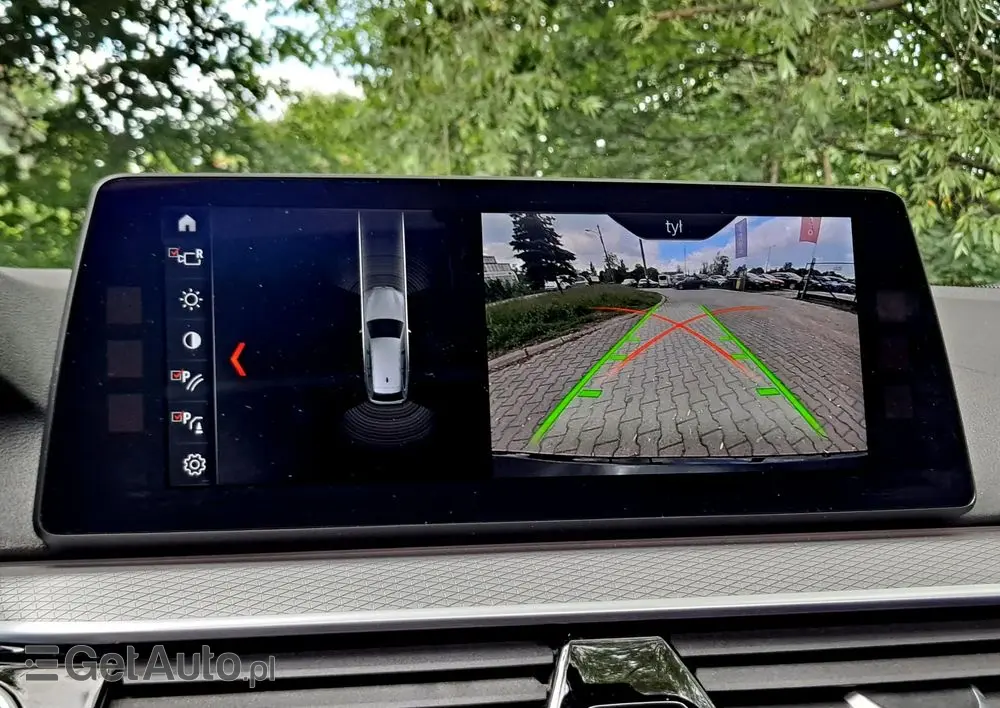 BMW Seria 5 520d xDrive M Sport sport