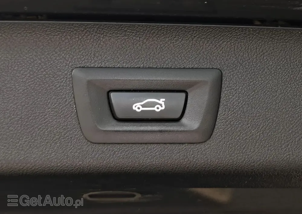 BMW Seria 5 520d xDrive M Sport sport