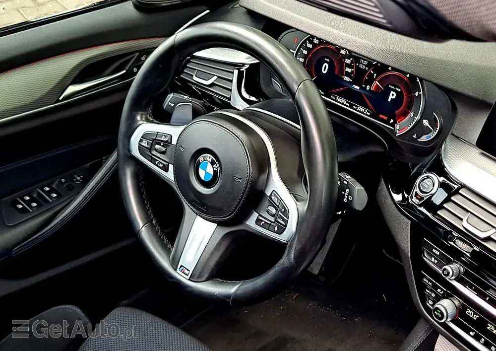 BMW Seria 5 520d xDrive M Sport sport