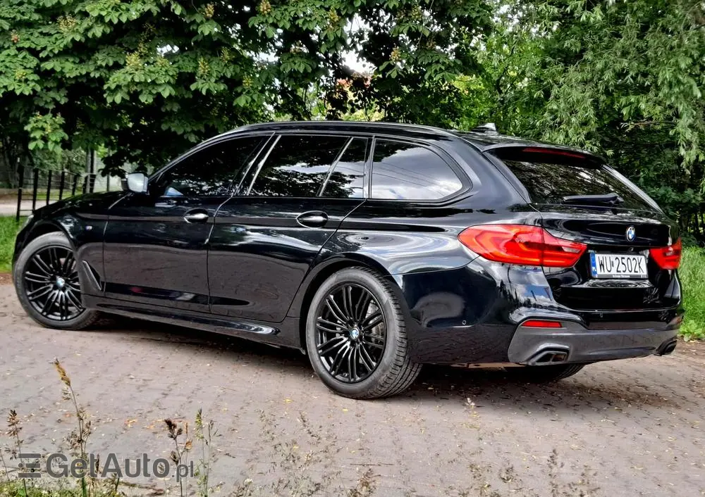 BMW Seria 5 520d xDrive M Sport sport