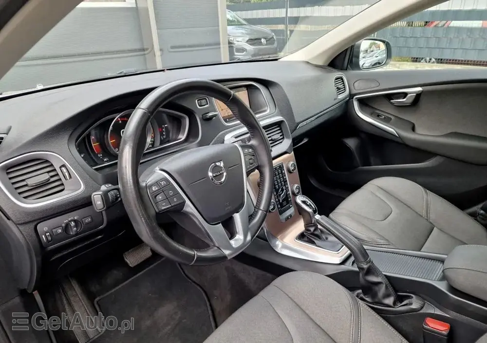 VOLVO V40 Cross Country D2 Geartronic Momentum