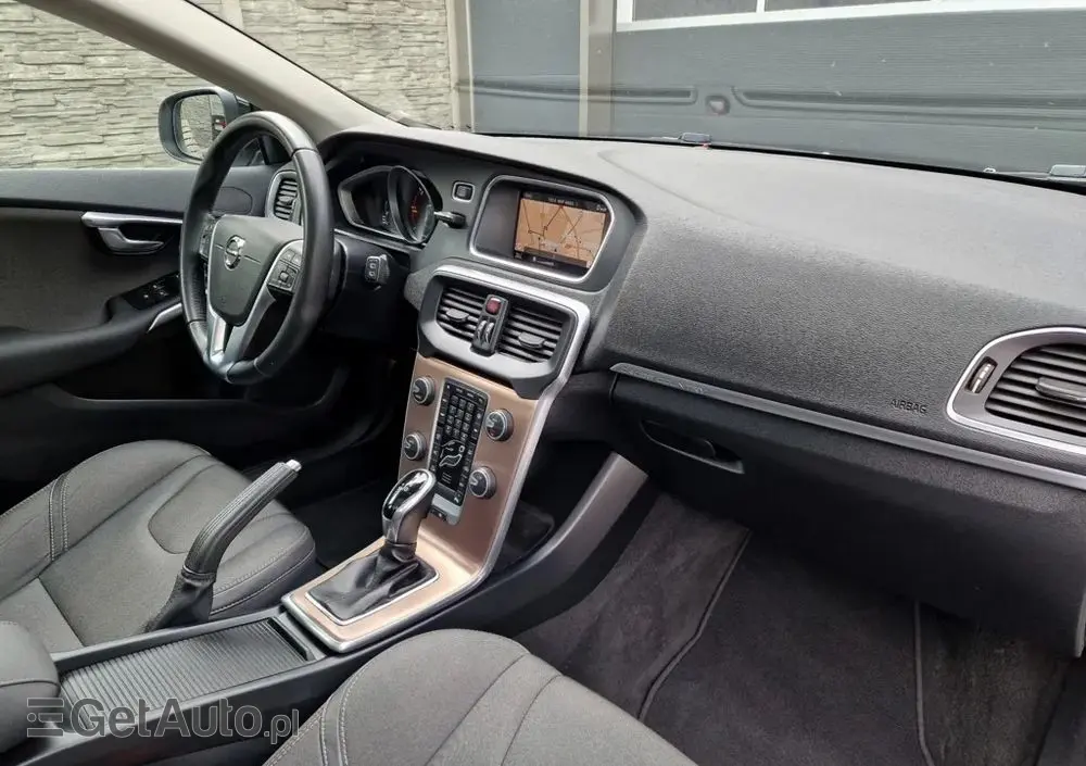 VOLVO V40 Cross Country D2 Geartronic Momentum