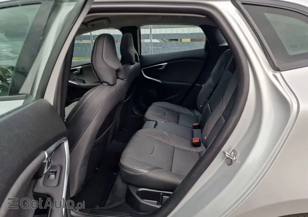 VOLVO V40 Cross Country D2 Geartronic Momentum