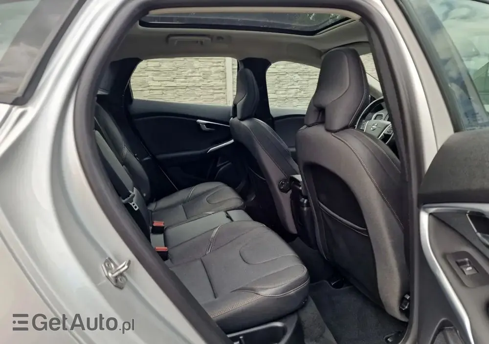 VOLVO V40 Cross Country D2 Geartronic Momentum