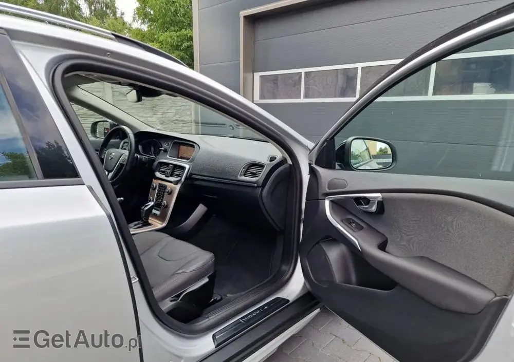 VOLVO V40 Cross Country D2 Geartronic Momentum