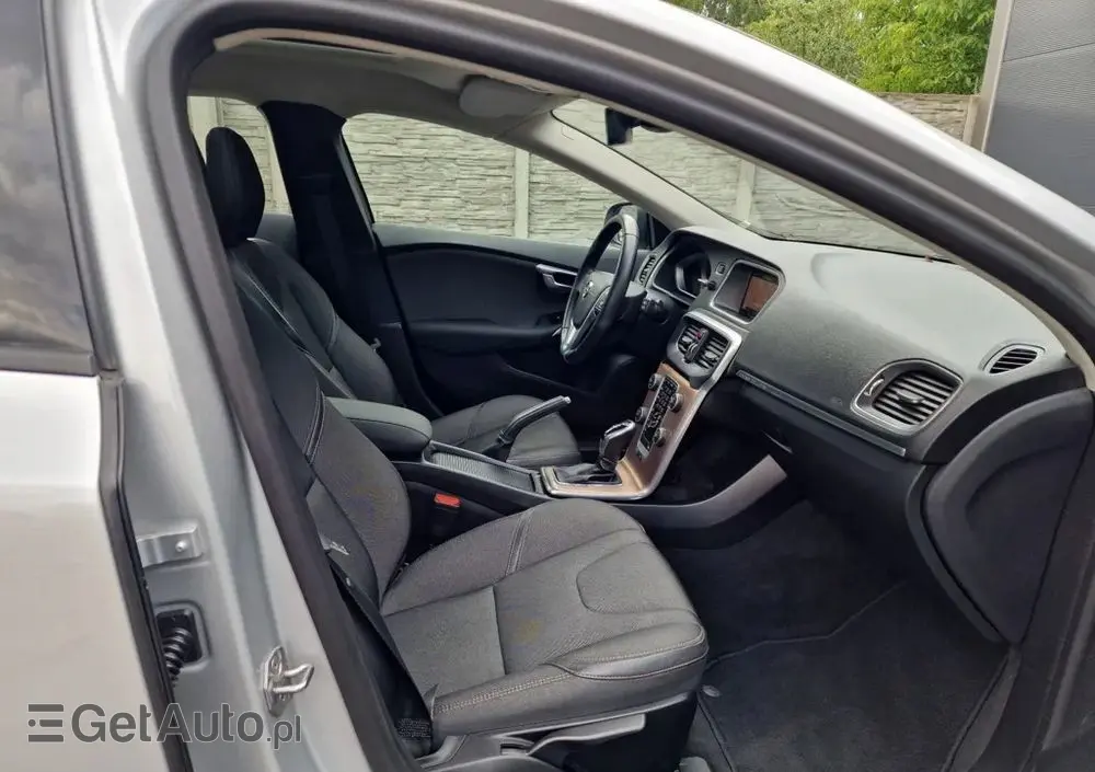 VOLVO V40 Cross Country D2 Geartronic Momentum