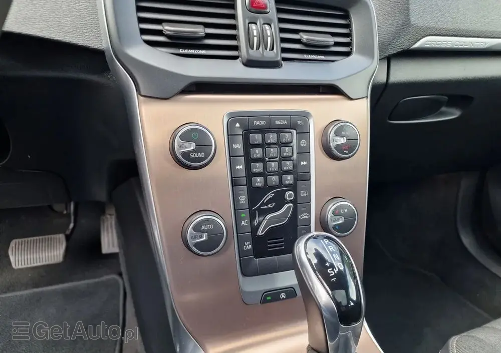 VOLVO V40 Cross Country D2 Geartronic Momentum