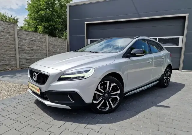 VOLVO V40 Cross Country D2 Geartronic Momentum