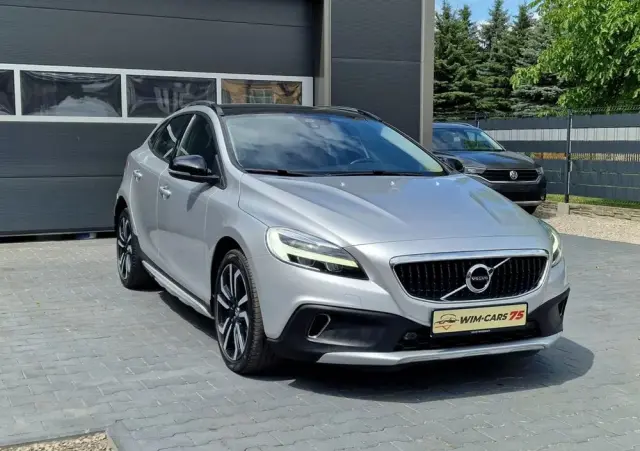 VOLVO V40 Cross Country D2 Geartronic Momentum