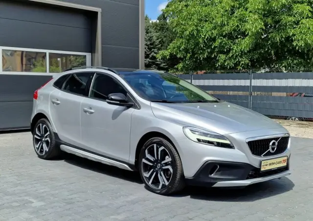 VOLVO V40 Cross Country D2 Geartronic Momentum