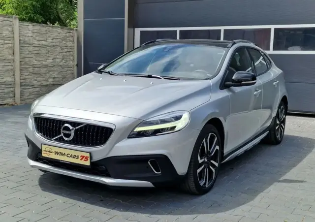 VOLVO V40 Cross Country D2 Geartronic Momentum