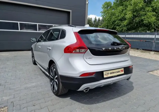 VOLVO V40 Cross Country D2 Geartronic Momentum