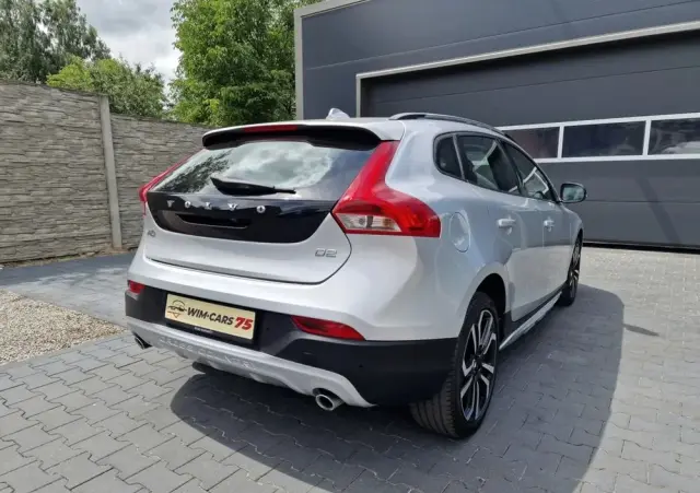 VOLVO V40 Cross Country D2 Geartronic Momentum