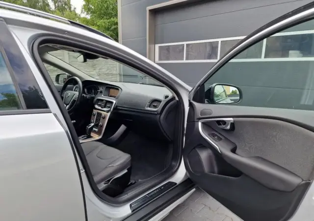 VOLVO V40 Cross Country D2 Geartronic Momentum