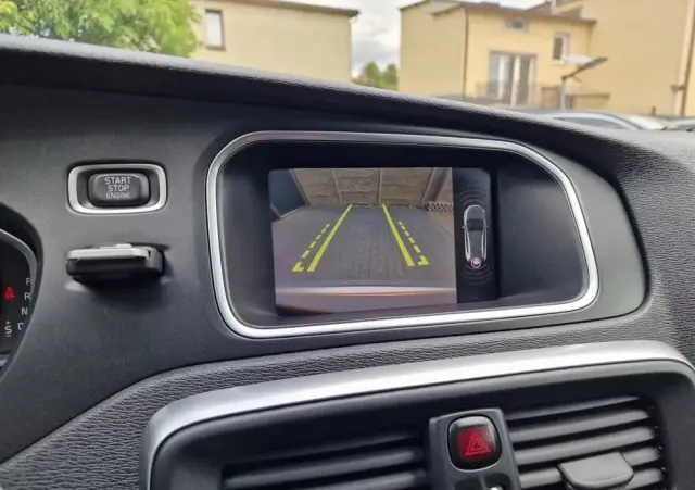 VOLVO V40 Cross Country D2 Geartronic Momentum