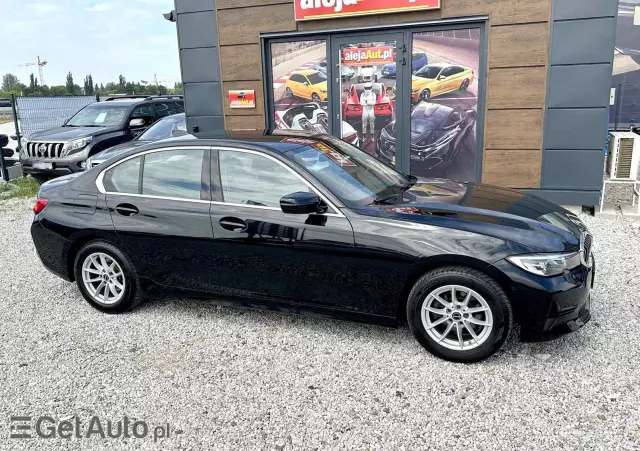 BMW Seria 3 318d Luxury Line