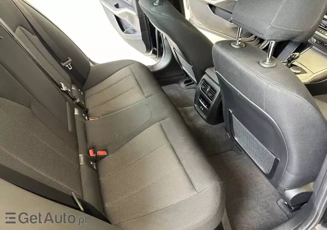 BMW Seria 3 318d Luxury Line