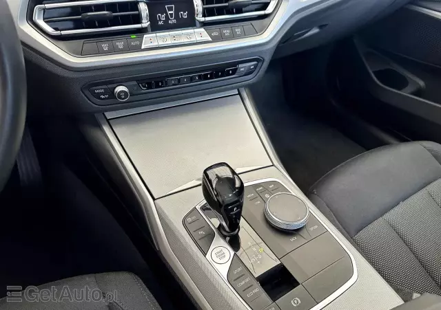 BMW Seria 3 318d Luxury Line