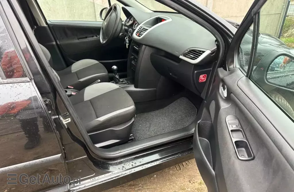 PEUGEOT 207 