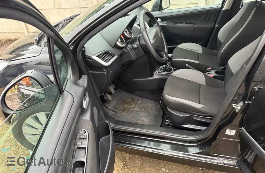 PEUGEOT 207 