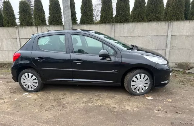 PEUGEOT 207 