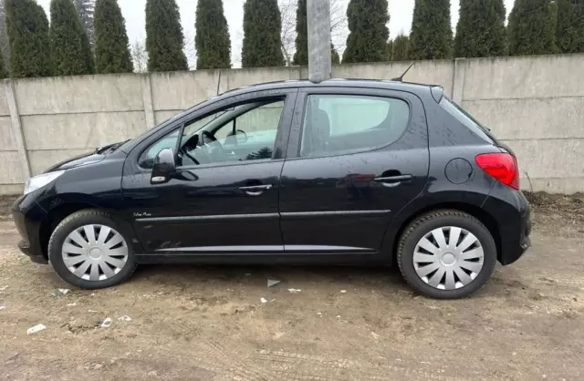 PEUGEOT 207 