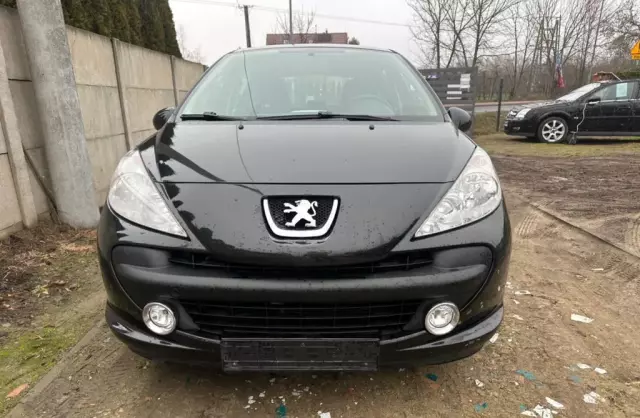 PEUGEOT 207 