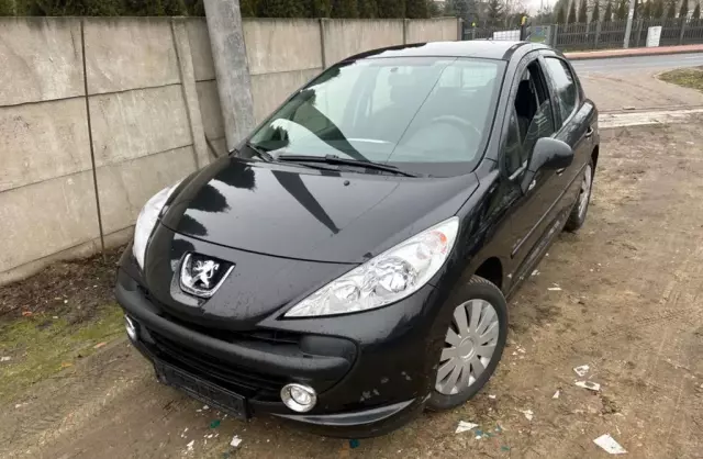 PEUGEOT 207 