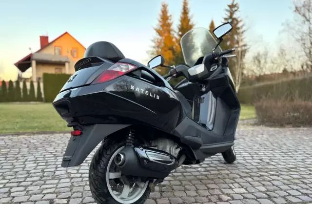 PEUGEOT Satelis 250 
