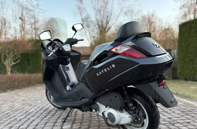 PEUGEOT Satelis 250 