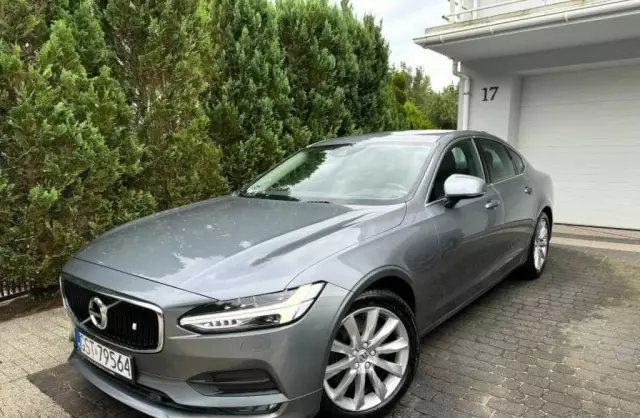 VOLVO S90 