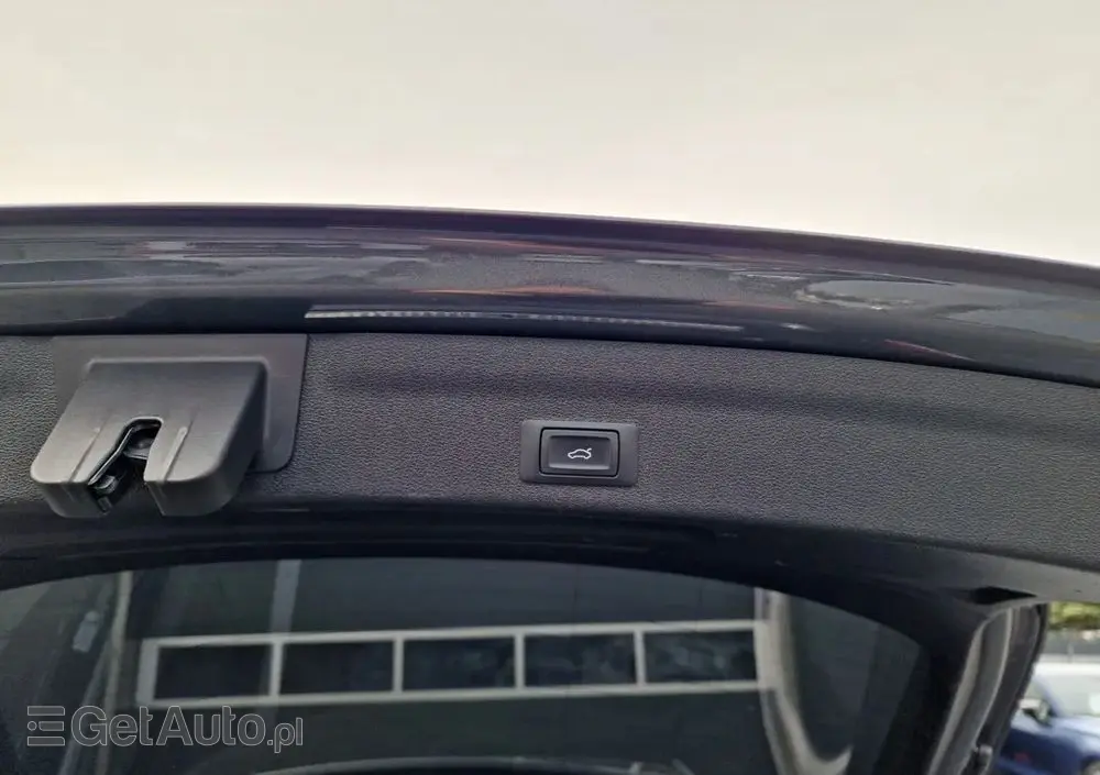 AUDI A6 Avant 40 TDI S tronic S line