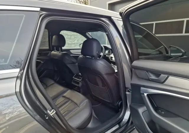 AUDI A6 Avant 40 TDI S tronic S line