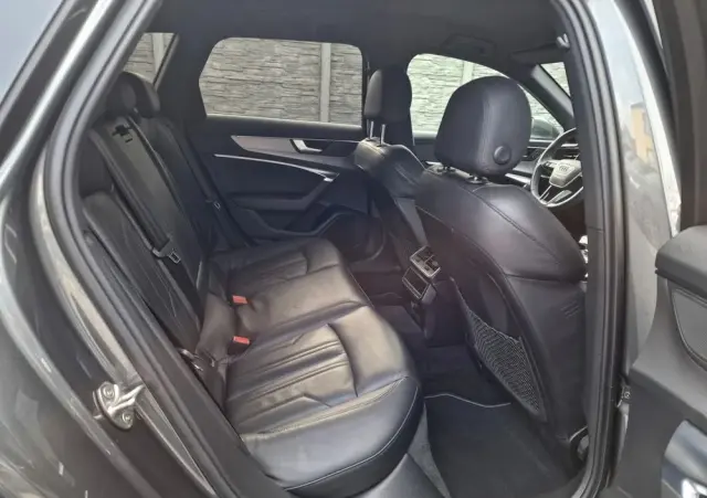 AUDI A6 Avant 40 TDI S tronic S line