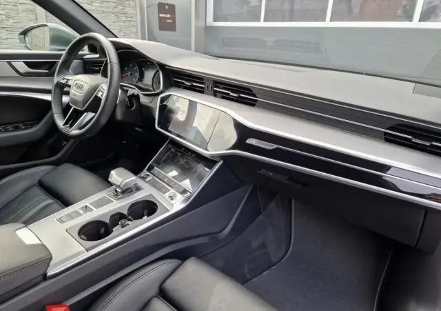 AUDI A6 Avant 40 TDI S tronic S line