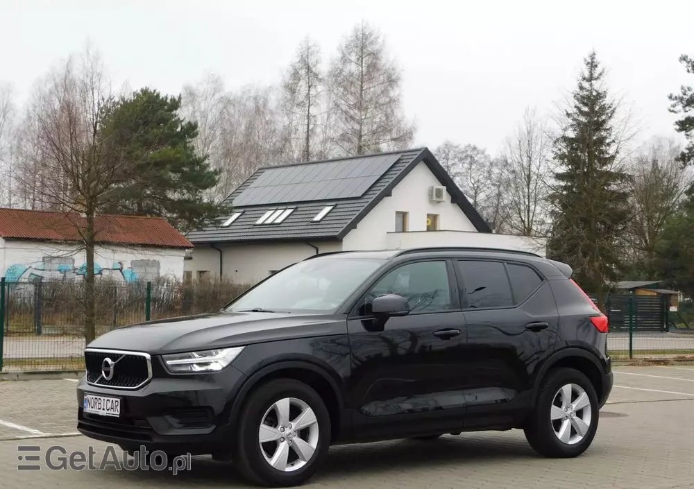 VOLVO XC 40 D3 Momentum