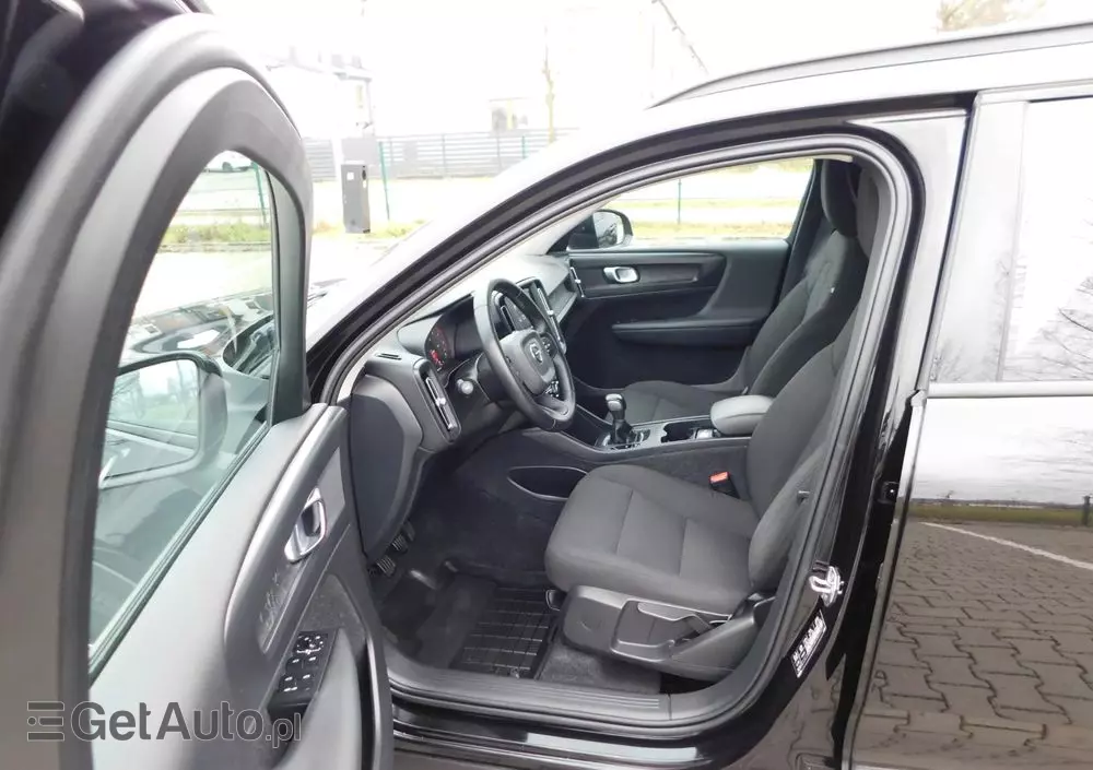 VOLVO XC 40 D3 Momentum