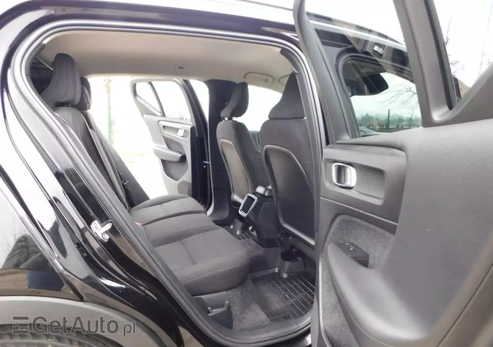 VOLVO XC 40 D3 Momentum