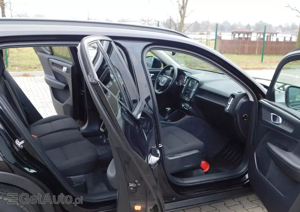 VOLVO XC 40 D3 Momentum