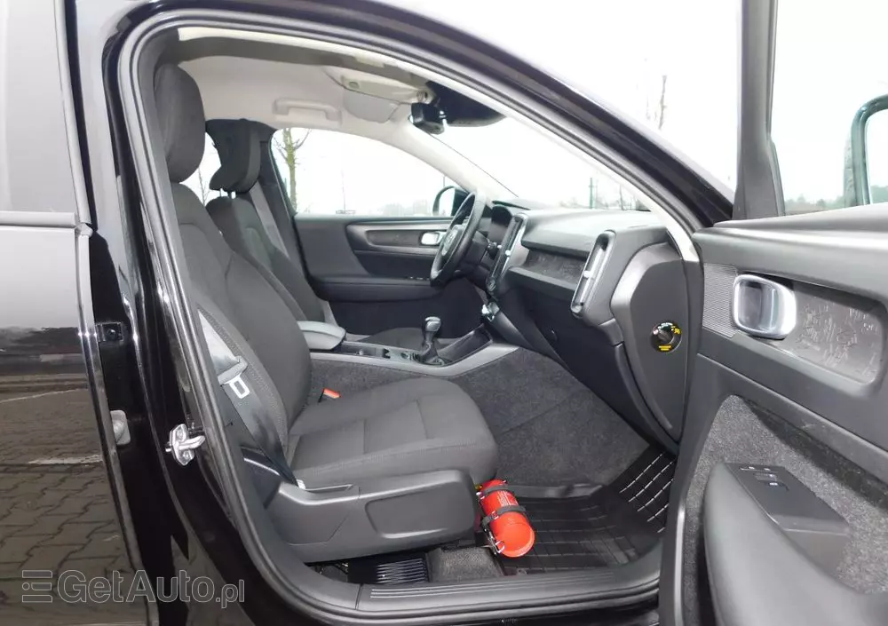 VOLVO XC 40 D3 Momentum